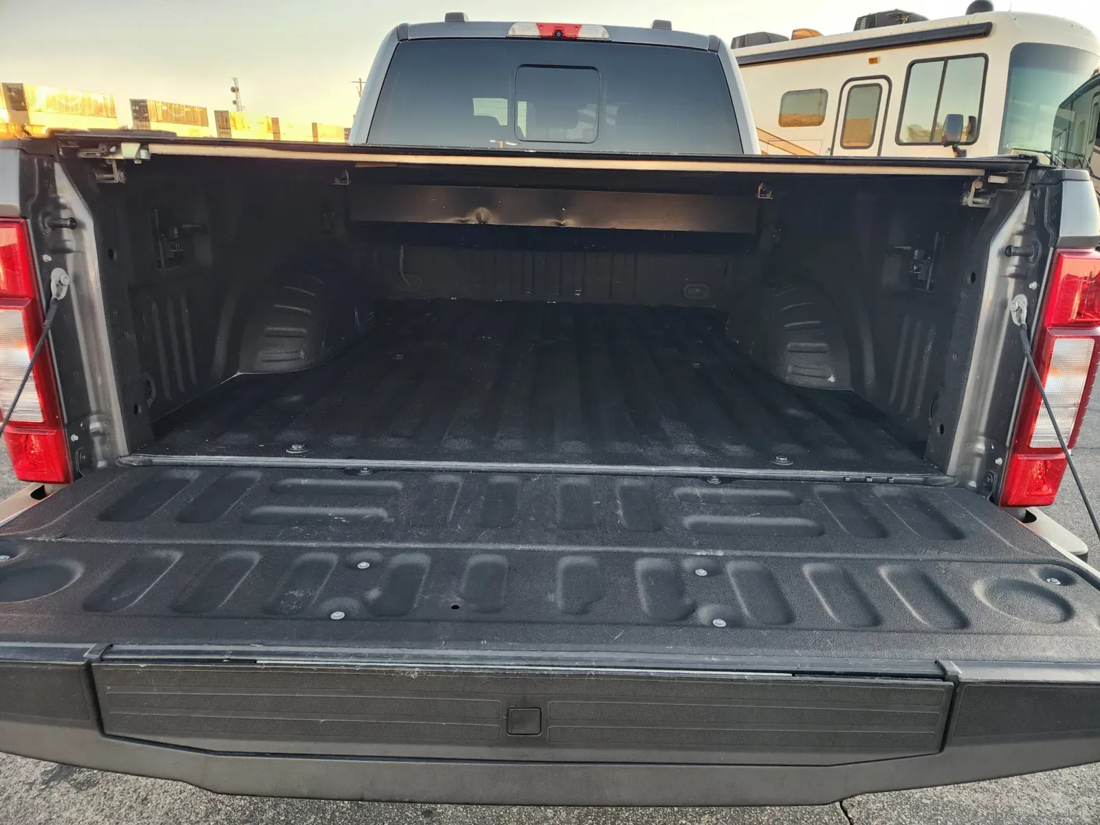 Ford F-350 photo 7