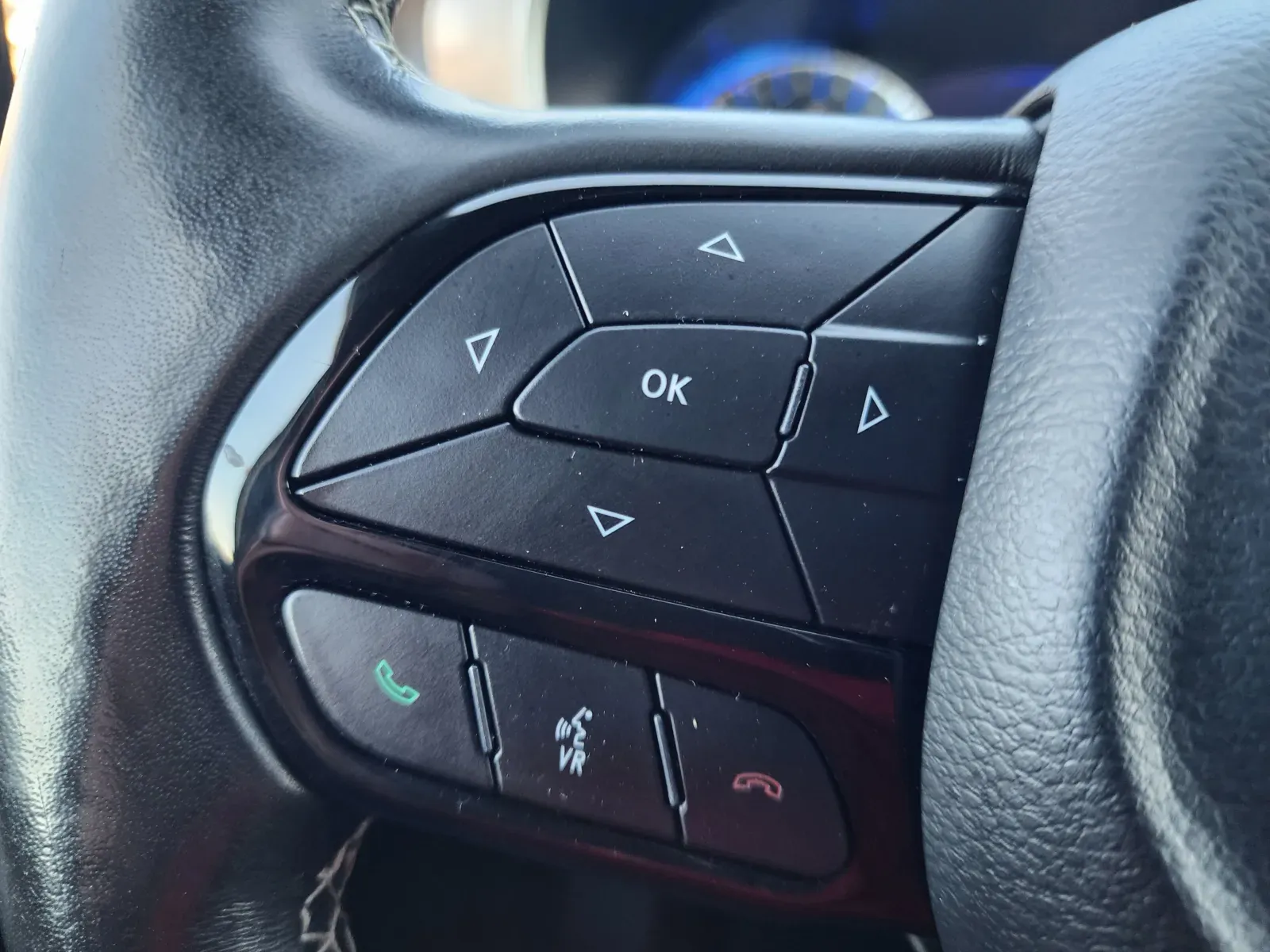 Chrysler Pacifica photo 19