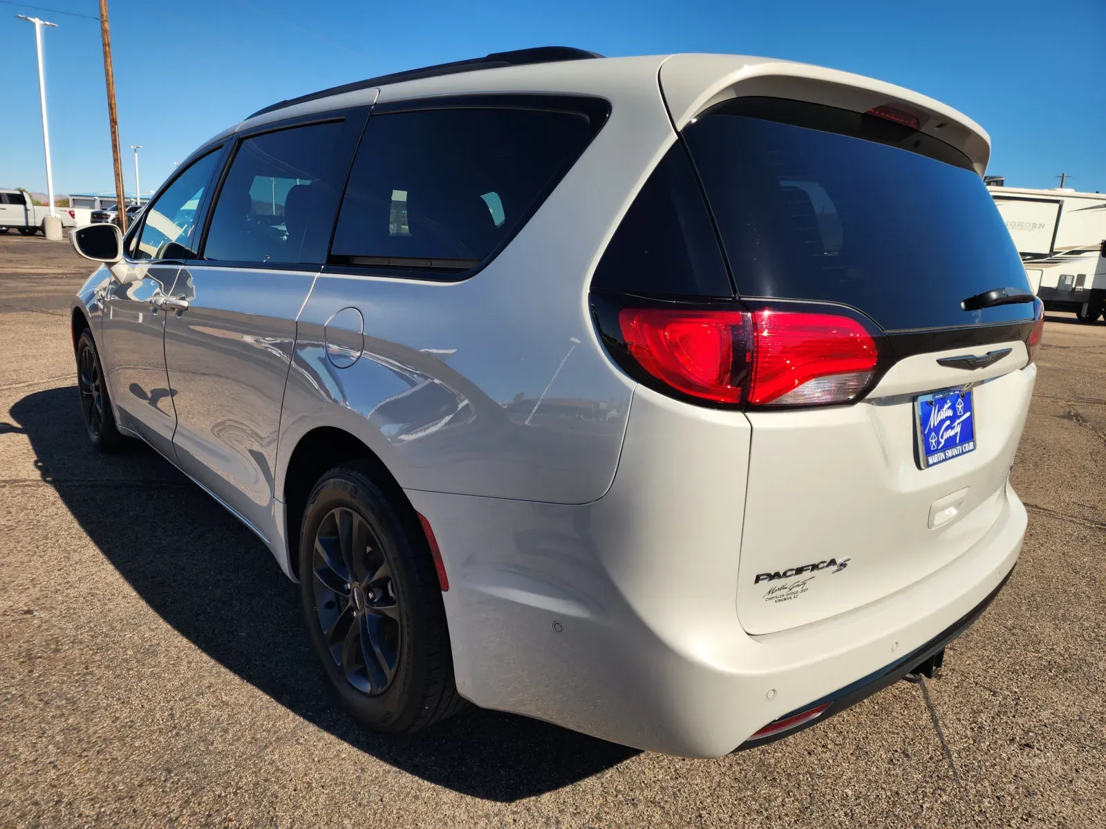 Chrysler Pacifica photo 6