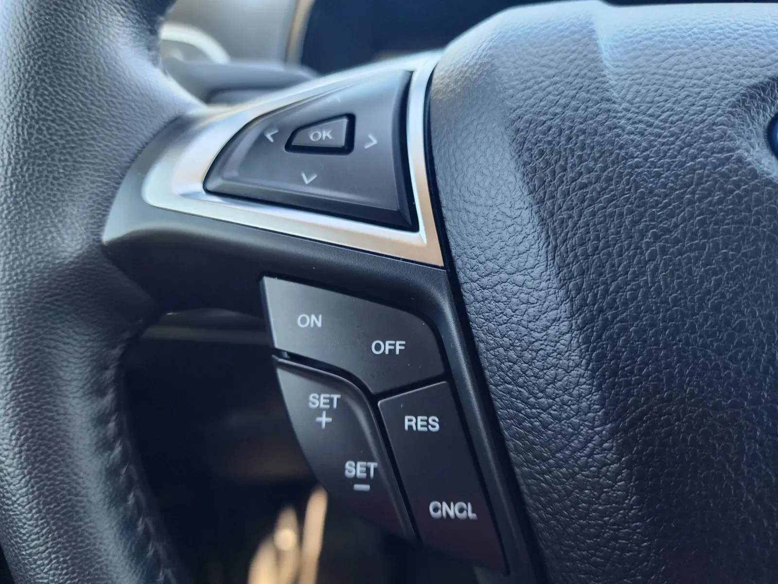 Ford Edge photo 18