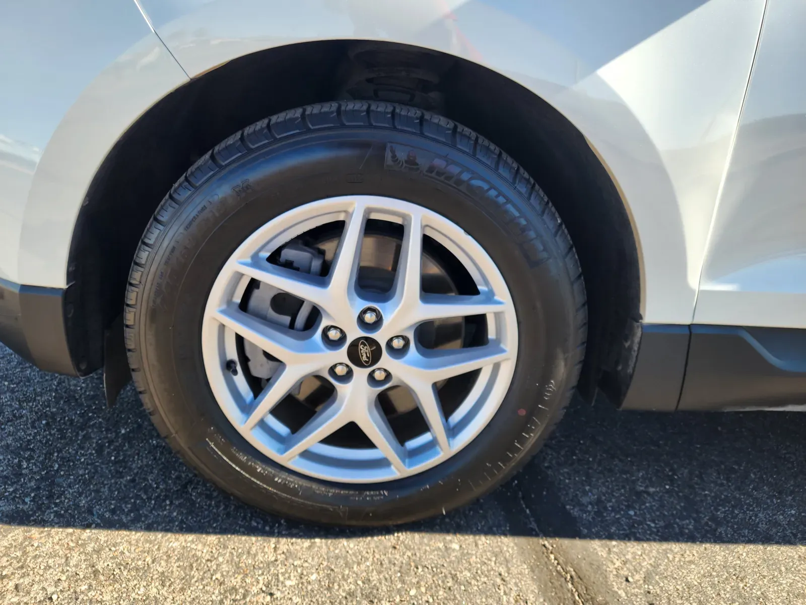 Ford Edge photo 9
