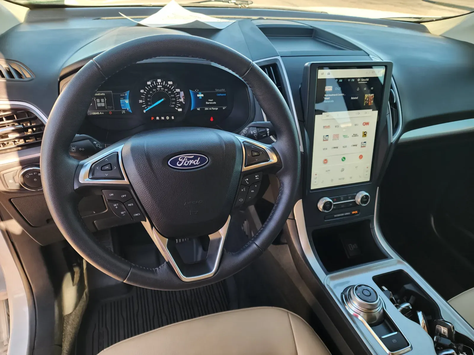 Ford Edge photo 2