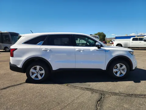 More photos of 2022 Kia Sorento LX at Martin Swanty's Paradise Auto, AZ
