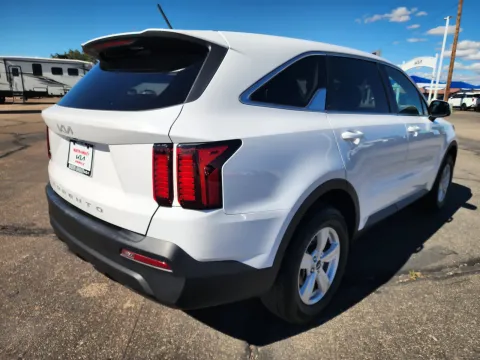 More photos of 2022 Kia Sorento LX at Martin Swanty's Paradise Auto, AZ