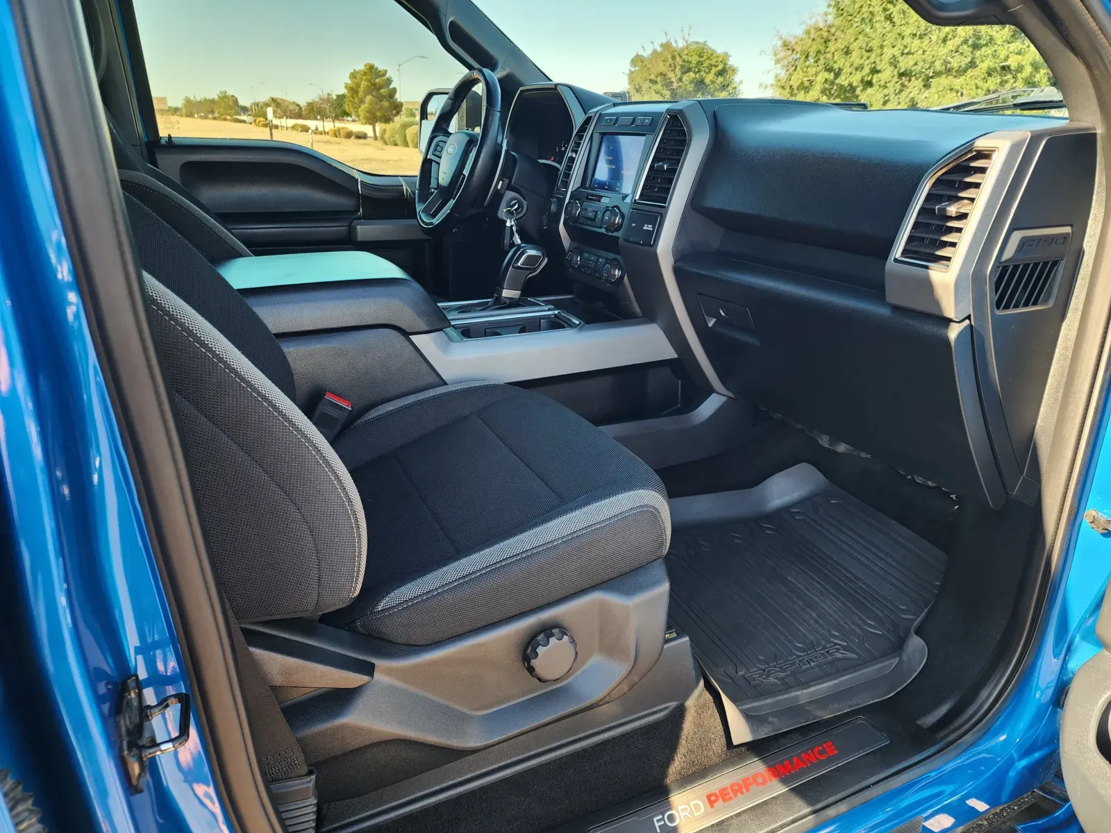 Ford F-150 photo 16