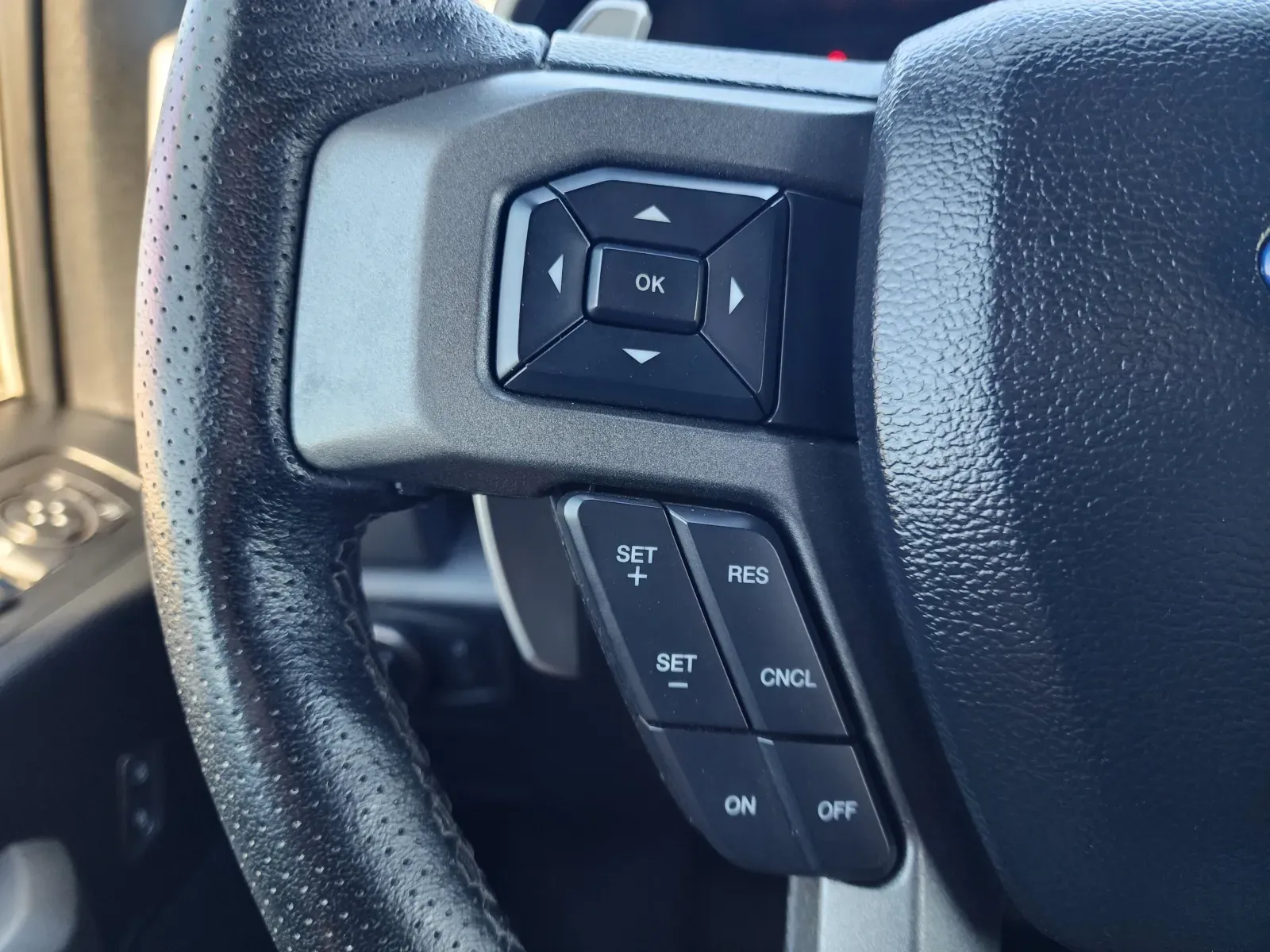Ford F-150 photo 21