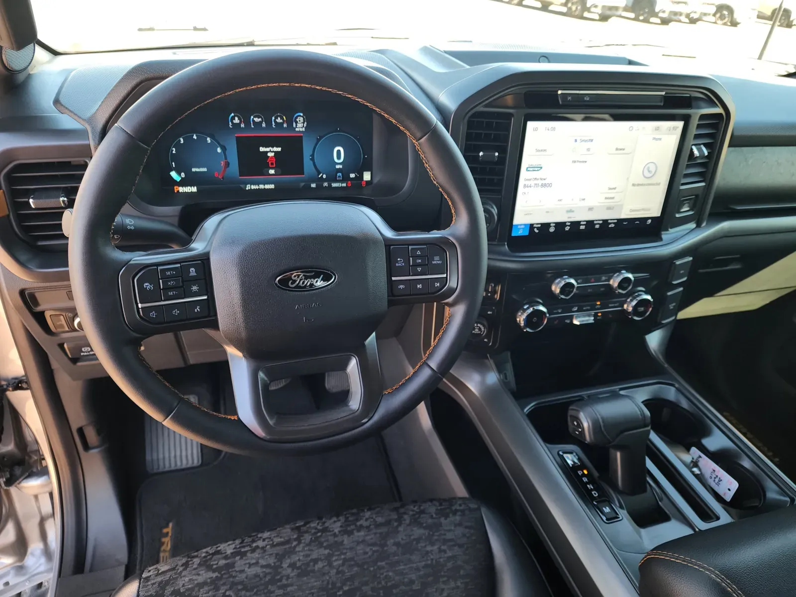 Ford F-150 photo 2