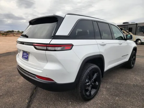 More photos of 2027 Jeep Grand Cherokee Limited at Martin Swanty's Paradise Auto, AZ