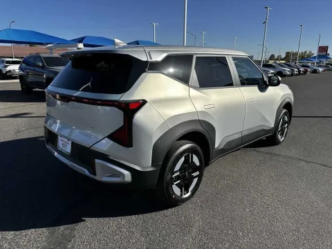 More photos of 2027 Kia Seltos LX at Martin Swanty's Paradise Auto, AZ