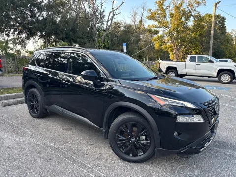 More photos of 2023 Nissan Rogue SV w/PREMIUM & MIDNIGHT PKG at Evo Motors, FL