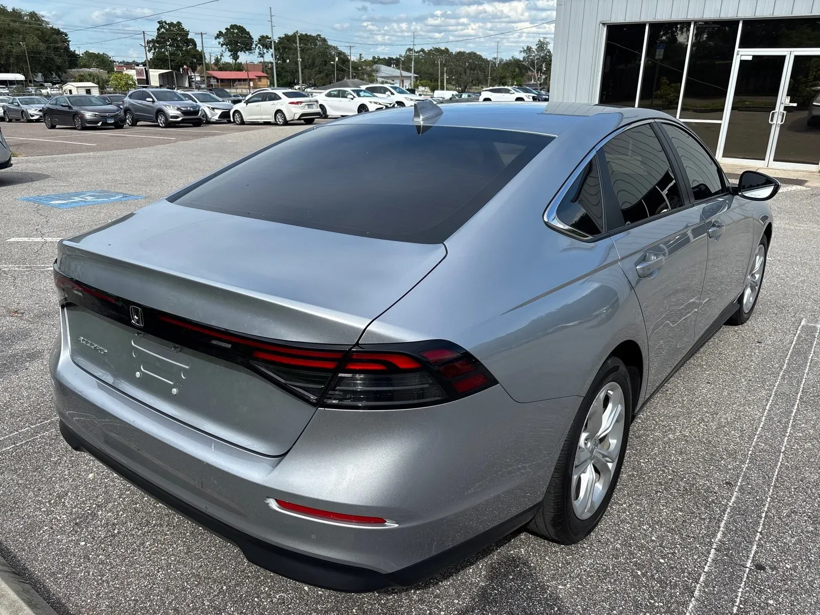 2024 Honda Accord LX - Photo 9