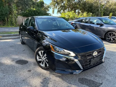 More photos of 2023 Nissan Altima 2.5 S at Evo Motors, FL