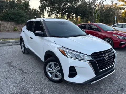 More photos of 2024 Nissan Kicks S at Evo Motors, FL