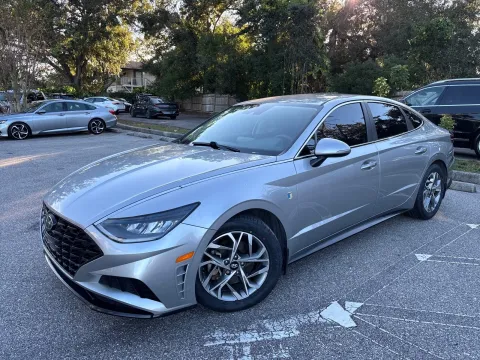 Photos of 2020 Hyundai Sonata SEL w/LEATHER for sale in Seffner, FL at Evo Motors