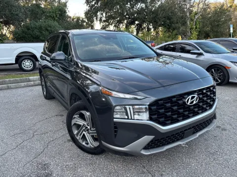 More photos of 2022 Hyundai Santa Fe SE at Evo Motors, FL