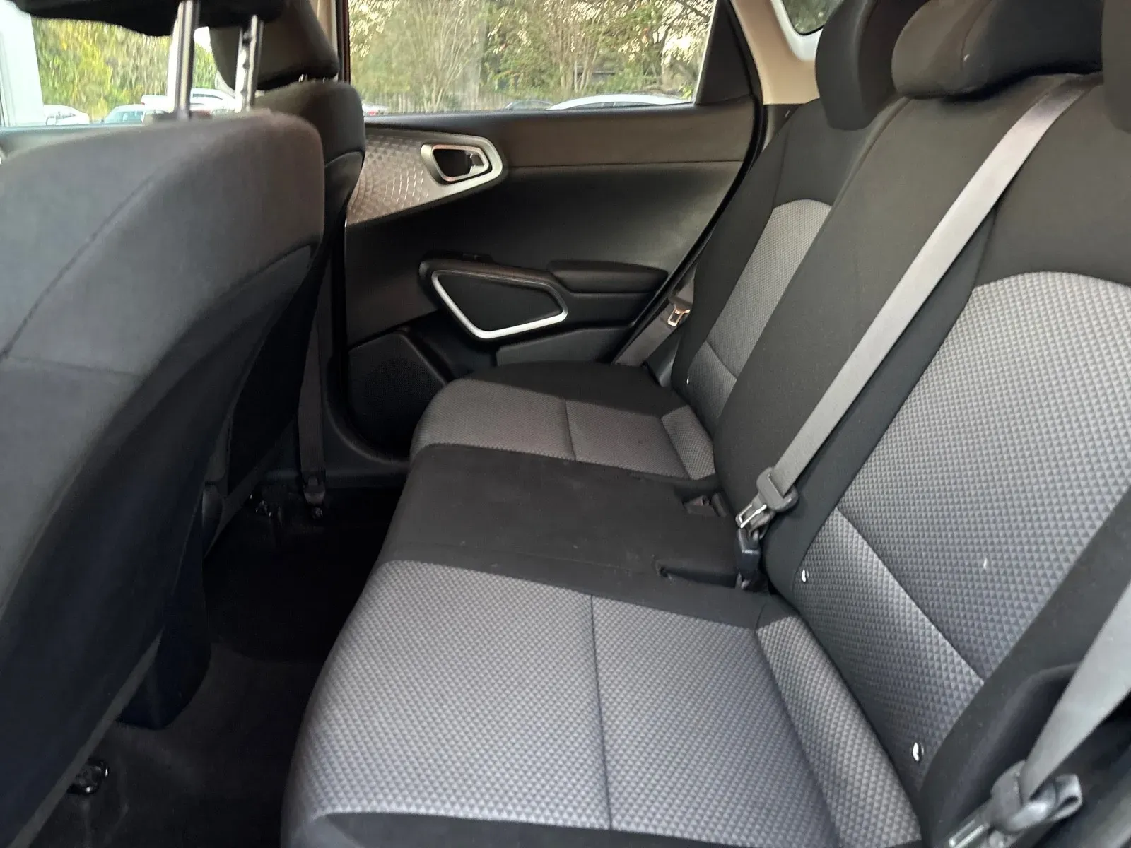 2024 Kia Soul LX - Photo 11