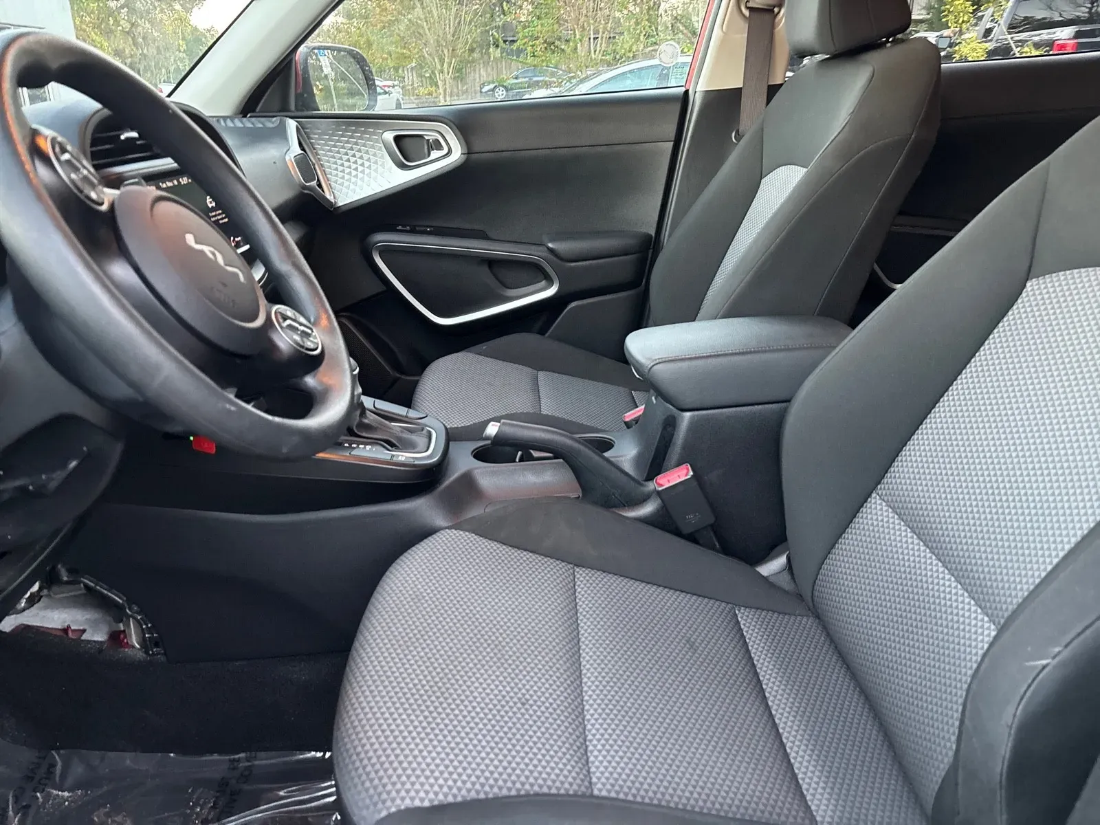 2024 Kia Soul LX - Photo 10