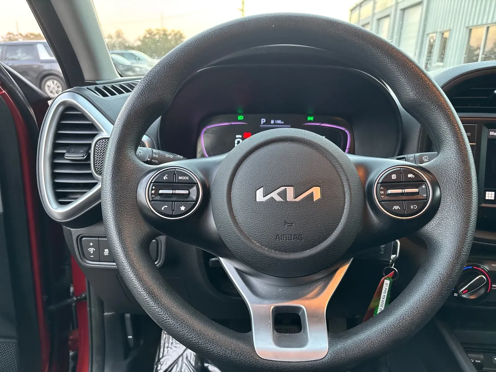 2024 Kia Soul LX - Photo 14