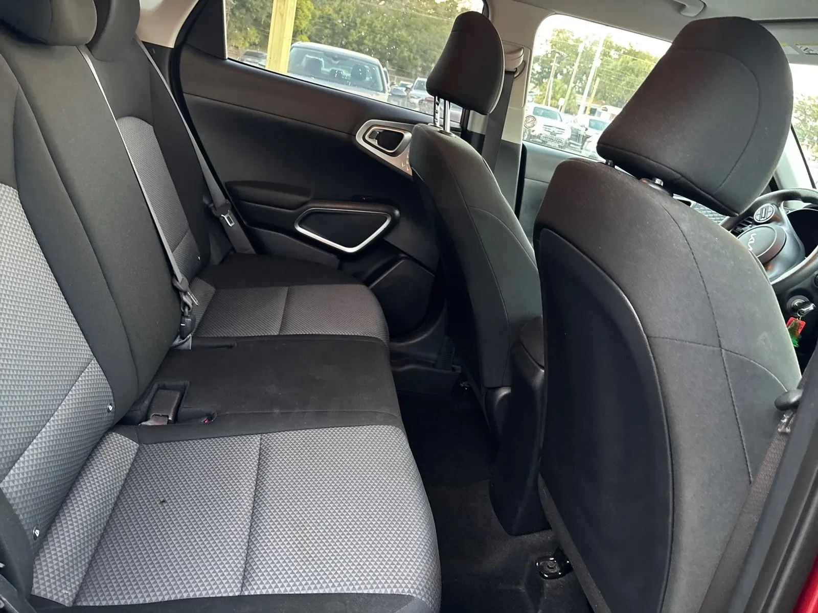 2024 Kia Soul LX - Photo 12