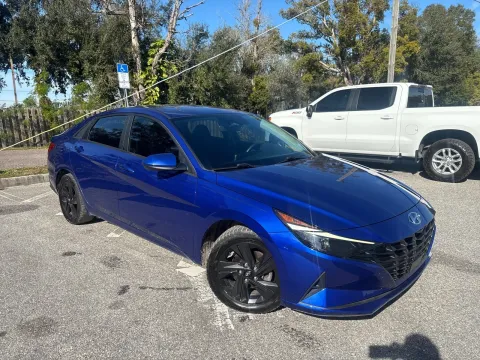 More photos of 2021 Hyundai Elantra SEL w/CONVENIENCE PKG. at Evo Motors, FL