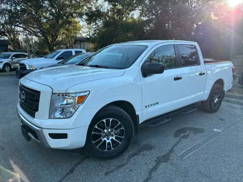 Photos of 2024 Nissan Titan SV Crew Cab V8 for sale in Seffner, FL at Evo Motors