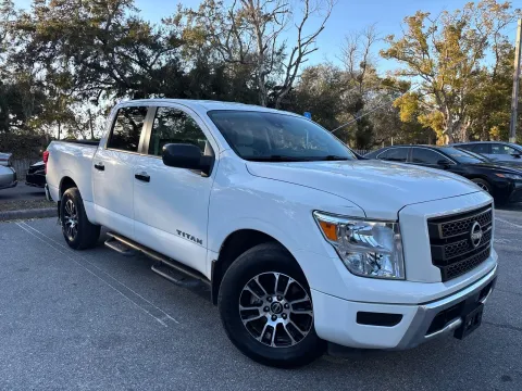 More photos of 2024 Nissan Titan SV Crew Cab V8 at Evo Motors, FL
