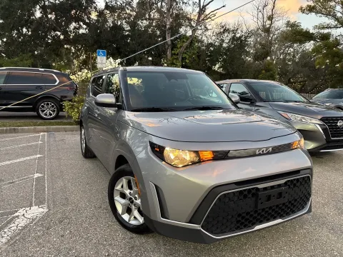 More photos of 2023 Kia Soul LX at Evo Motors, FL