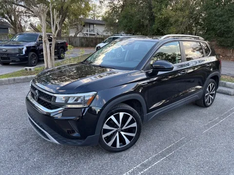 Photos of 2022 Volkswagen Taos SE w/PANO SUNROOF for sale in Seffner, FL at Evo Motors