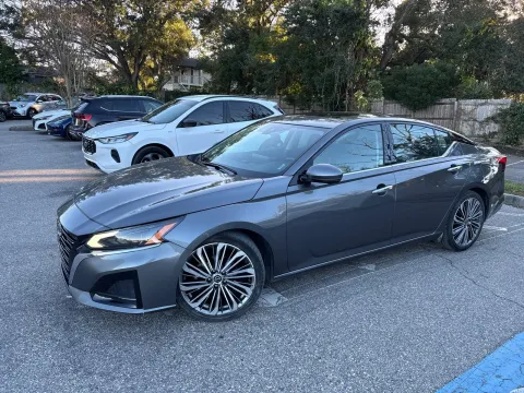 Another view of 2023 Nissan Altima 2.5 SL for sale in Seffner, FL at Evo Motors
