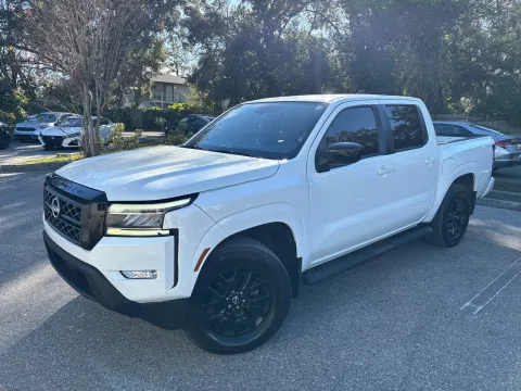 Photos of 2023 Nissan Frontier SV Crew Cab V6 w/TECH & MIDNIGHT PKG. for sale in Seffner, FL at Evo Motors
