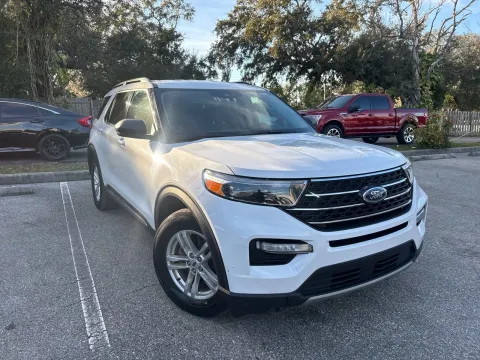 More photos of 2023 Ford Explorer XLT w/THREE-ROW LEATHER at Evo Motors, FL