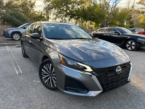 More photos of 2025 Nissan Altima SV at Evo Motors, FL