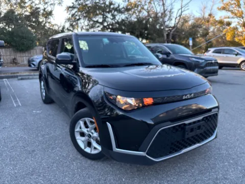 More photos of 2025 Kia Soul LX at Evo Motors, FL