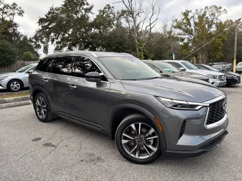 More photos of 2023 INFINITI QX60 LUXE at Evo Motors, FL