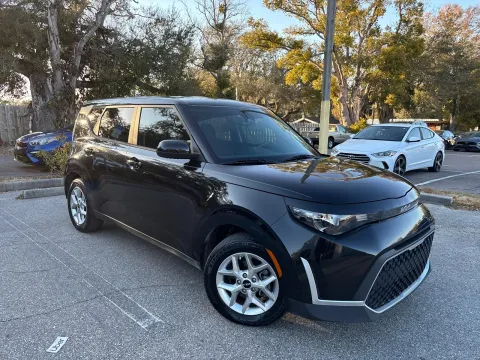 More photos of 2023 Kia Soul S at Evo Motors, FL