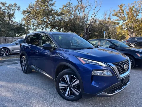 More photos of 2023 Nissan Rogue SL AWD w/LEATHER & PANO SUNROOF at Evo Motors, FL