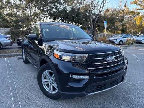 More photos of 2024 Ford Explorer XLT w/THREE-ROW LEATHER at Evo Motors, FL