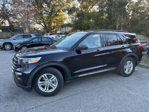 Another view of 2024 Ford Explorer XLT w/THREE-ROW LEATHER for sale in Seffner, FL at Evo Motors