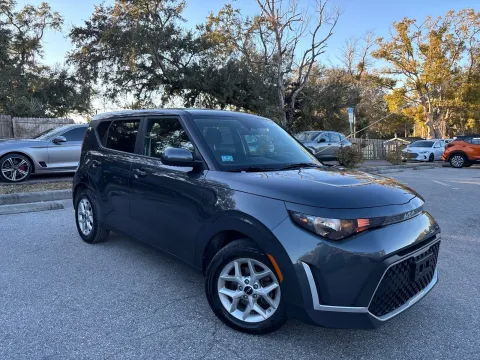 More photos of 2024 Kia Soul LX at Evo Motors, FL