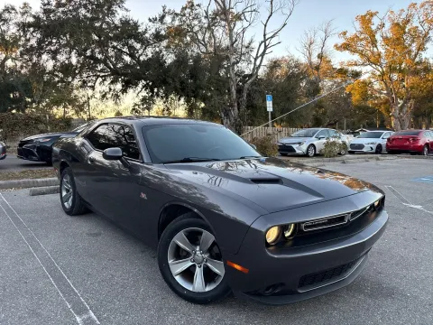 More photos of 2019 Dodge Challenger SXT at Evo Motors, FL