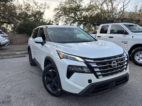More photos of 2025 Nissan Rogue SV AWD at Evo Motors, FL