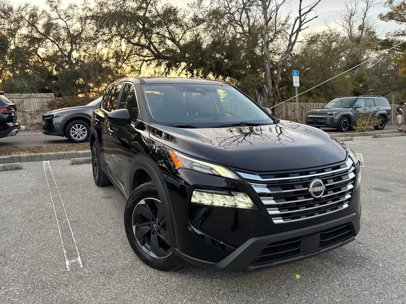2025 Nissan Rogue SV - Photo 4