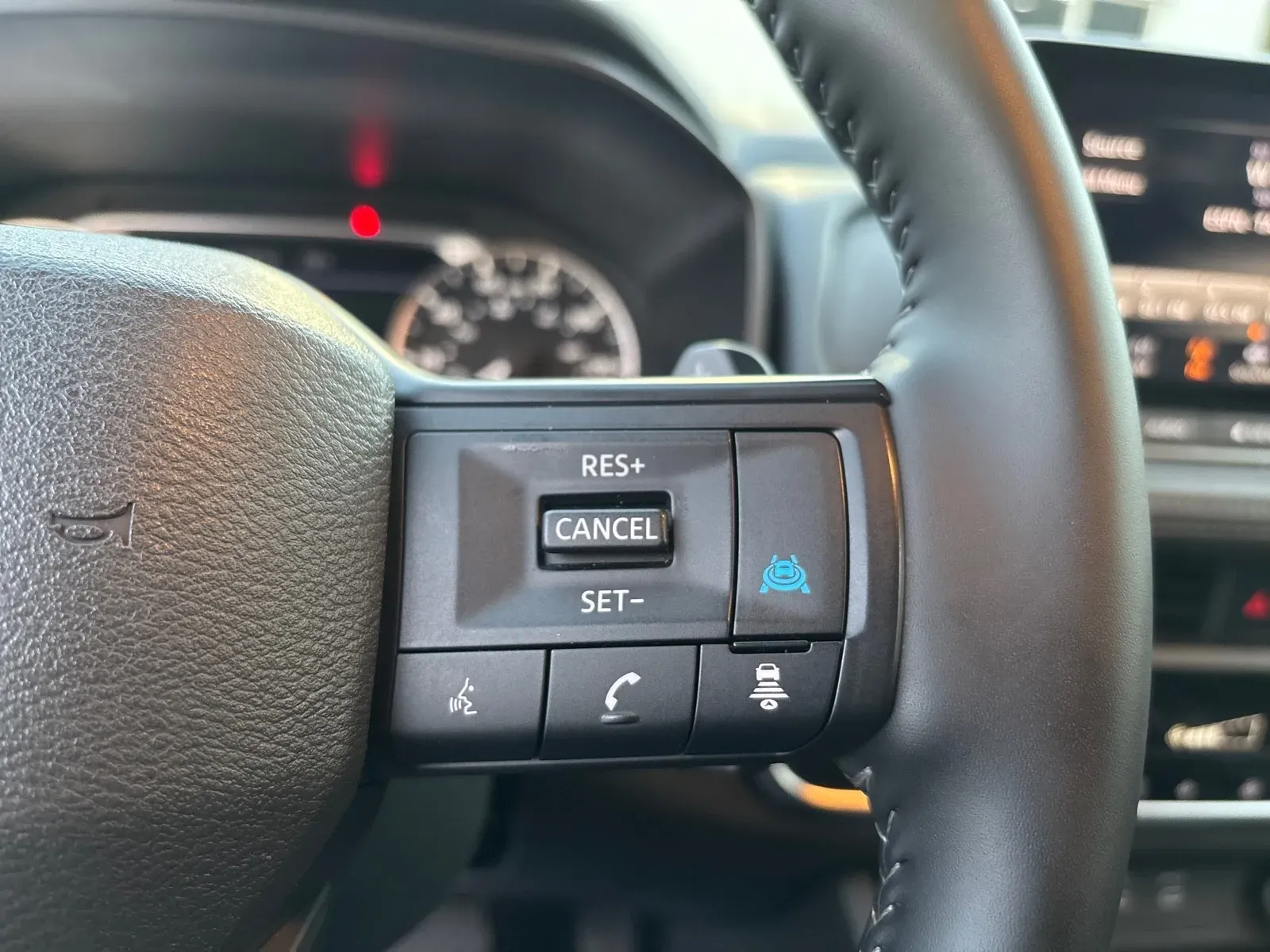 2025 Nissan Rogue SV - Photo 15