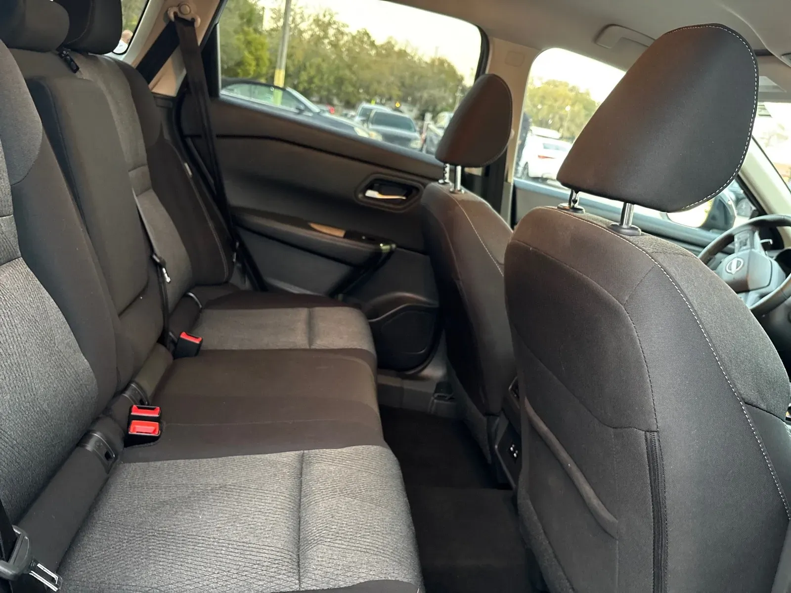 2025 Nissan Rogue SV - Photo 12