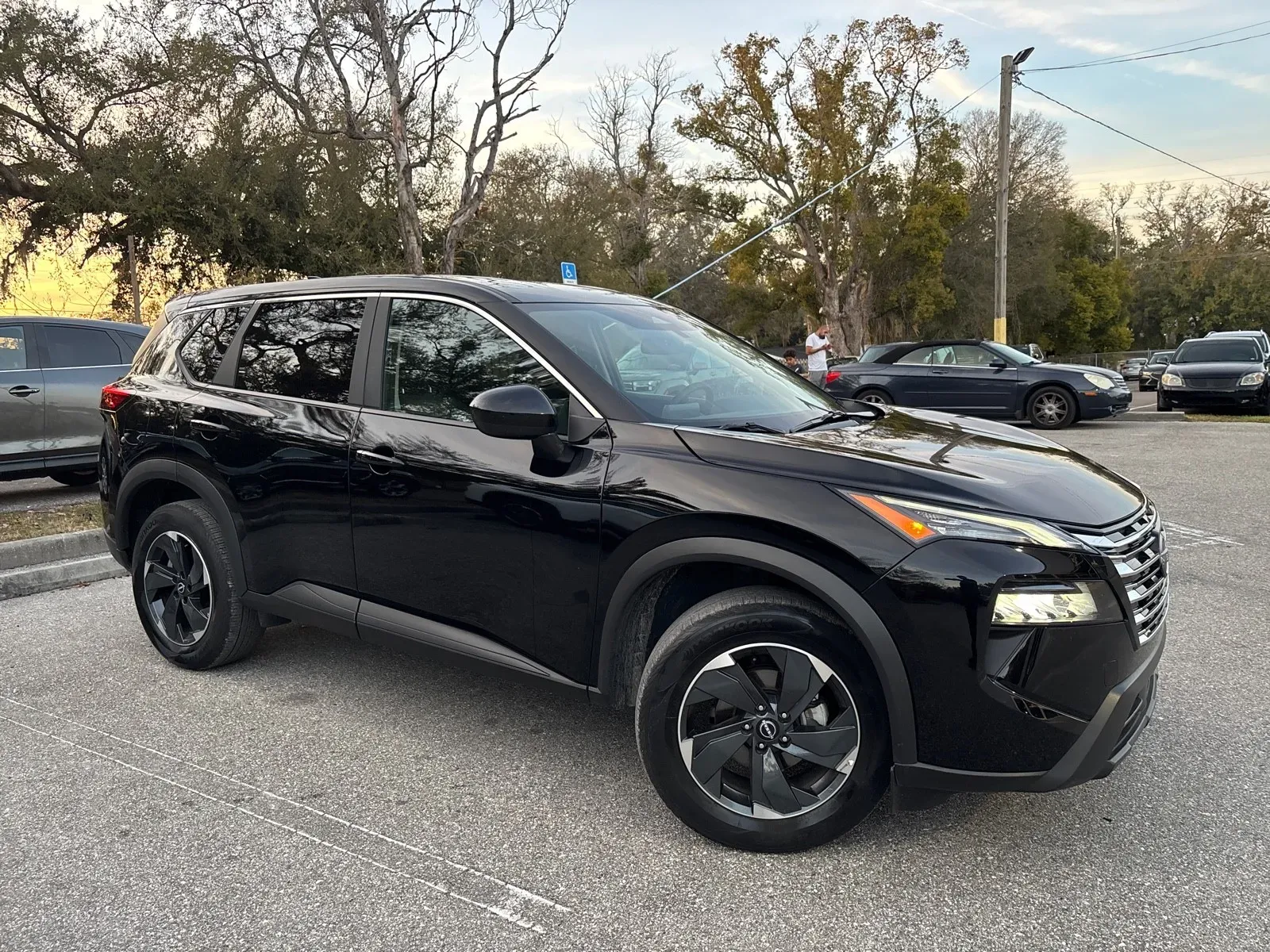 2025 Nissan Rogue SV - Photo 6