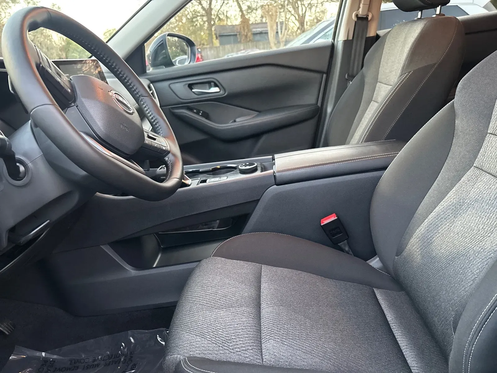 2025 Nissan Rogue SV - Photo 10