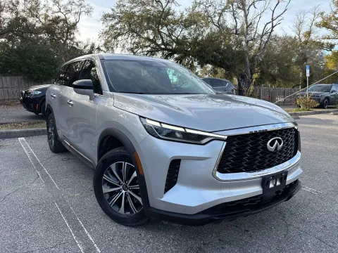 More photos of 2023 INFINITI QX60 PURE at Evo Motors, FL