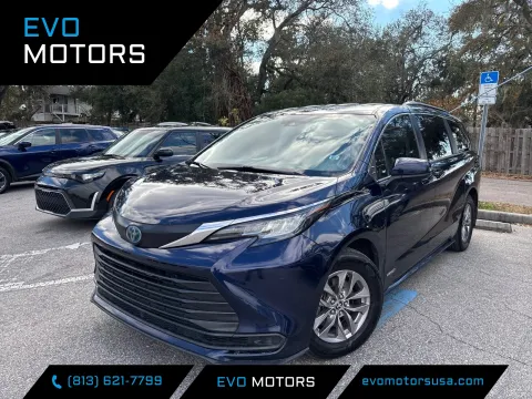 Green 2021 Toyota Sienna LE for sale in Seffner, FL