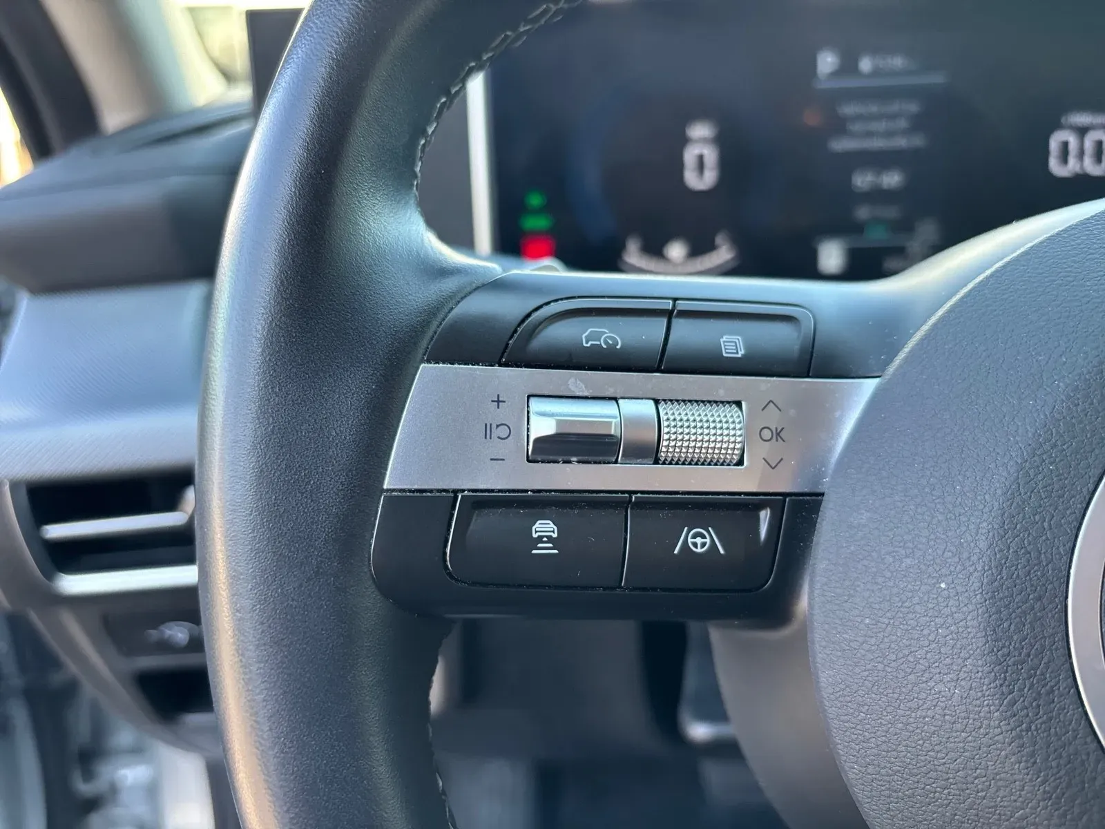 2025 Hyundai Sonata Hybrid SEL - Photo 17