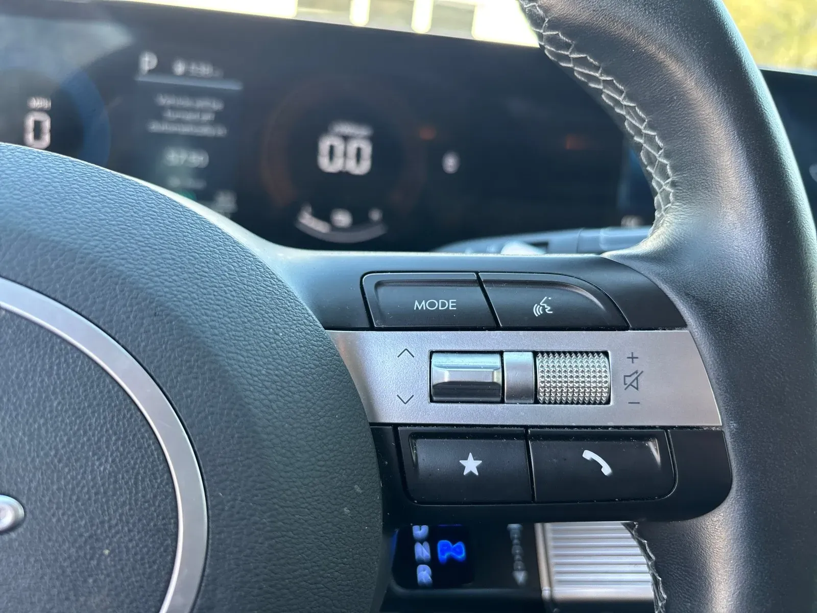 2025 Hyundai Sonata Hybrid SEL - Photo 16